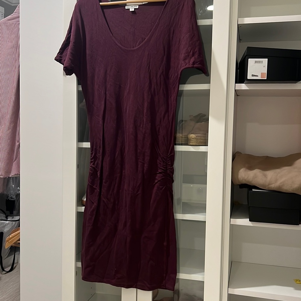 Deep U neck dress short sleeve